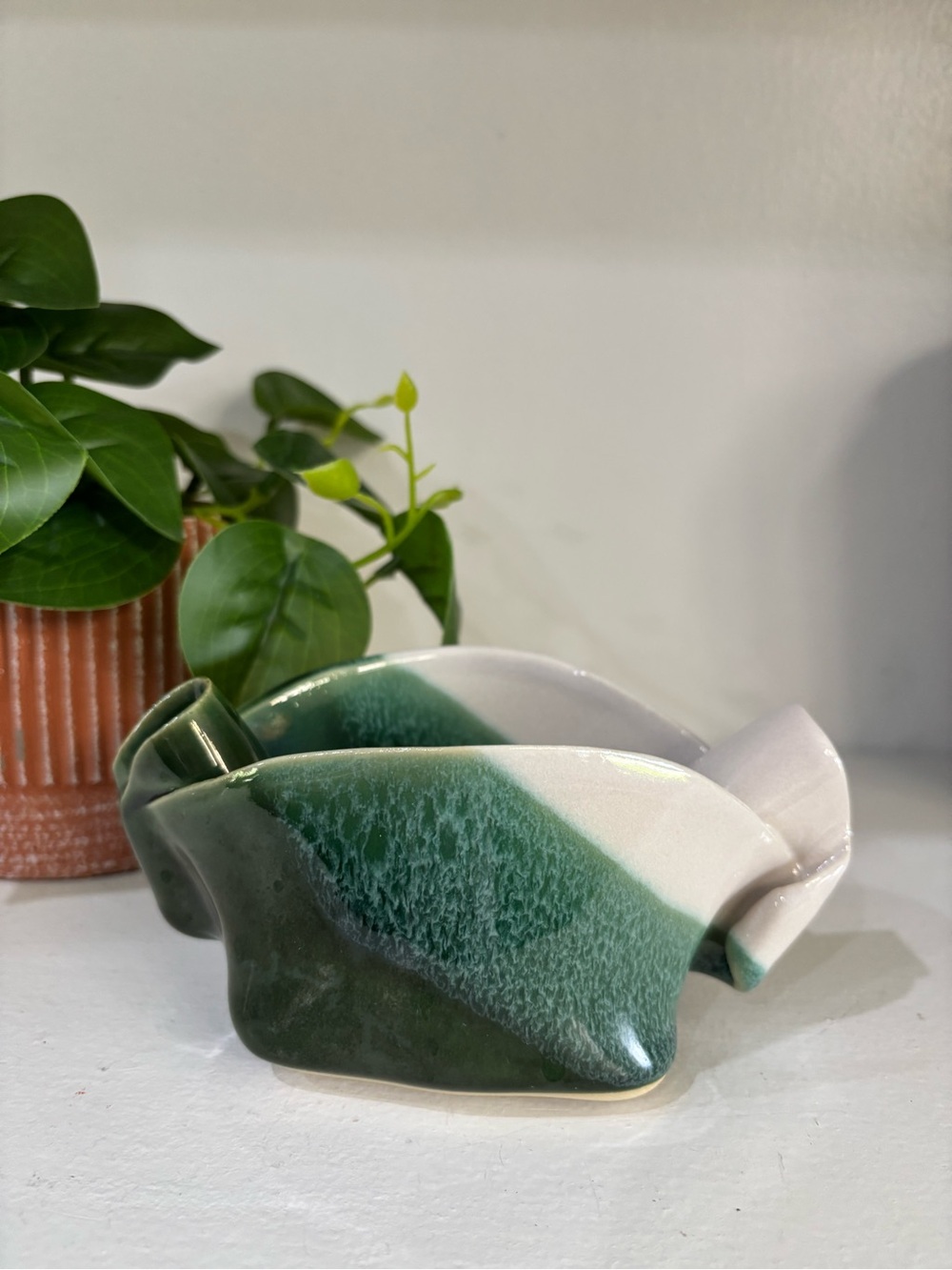 Vintage pinched pottery trinket bowl